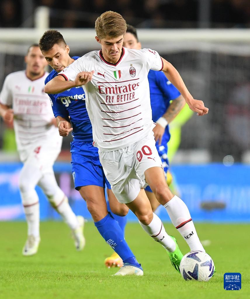 后面对媒体 后面对媒体