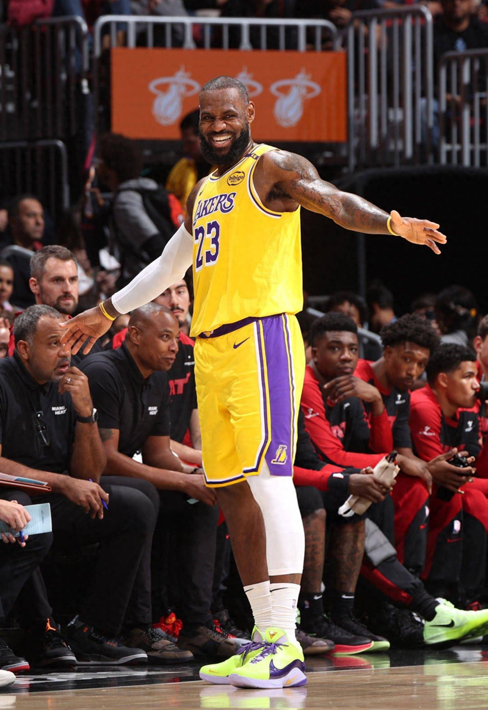 而非常规赛 而非常规赛